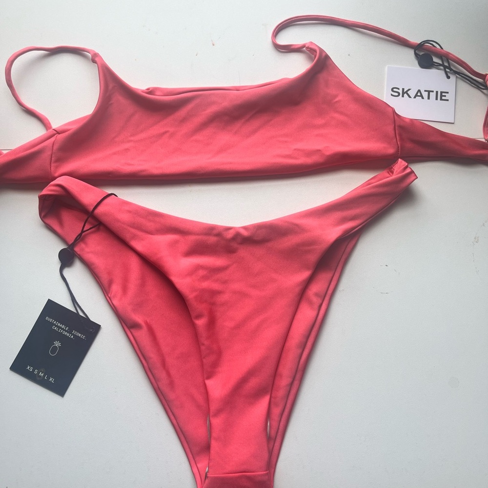 Skatie Coral Bikini Set